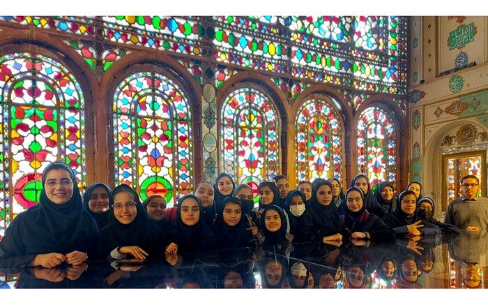 برگزاری اردوی نیمروزی پژوهش‌سرای شهید چمران اصفهان از خانه تاریخی مشیرالملک/ فیلم