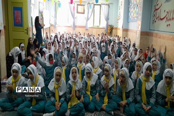 اجرای طرح توانمندسازی محله محور در دبستان پروین اعتصامی شهرستان فیروزکوه
