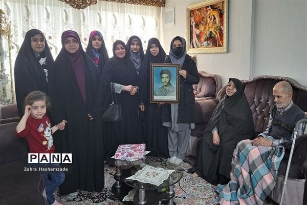 دیدار با خانواده شهدا به‌مناسبت گرامیداشت روز شهدا در شهرری