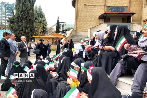 تجدید بیعت دانش آموزان منطقه ۵ با  شهید گمنام