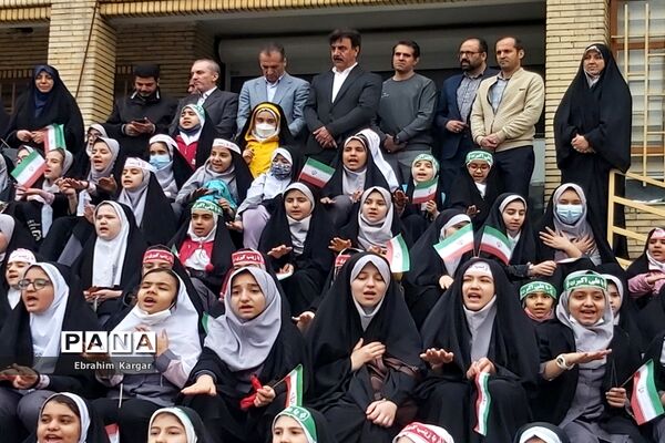 تجدید بیعت دانش آموزان منطقه ۵ با  شهید گمنام