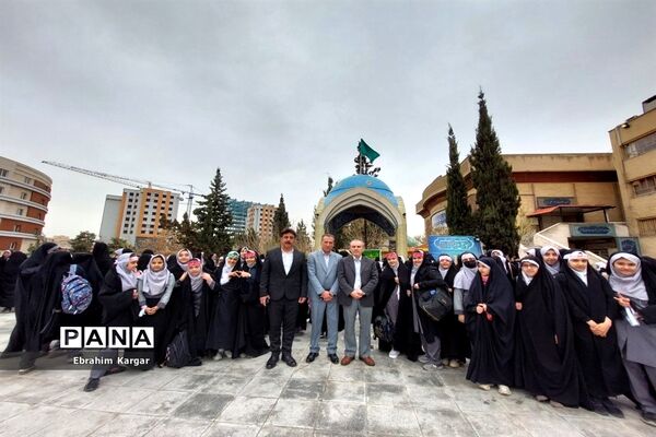 تجدید بیعت دانش آموزان منطقه ۵ با  شهید گمنام