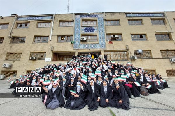 تجدید بیعت دانش آموزان منطقه ۵ با  شهید گمنام