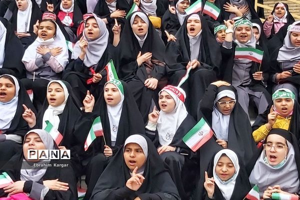 تجدید بیعت دانش آموزان منطقه ۵ با  شهید گمنام