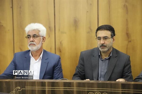 جلسه شورای پشتیبانی سوادآموزی استان لرستان
