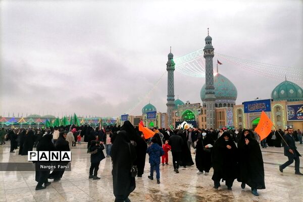 اجرای بارانی سرود سلام فرمانده