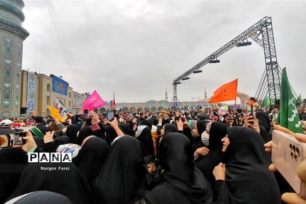 اجرای بارانی سرود سلام فرمانده