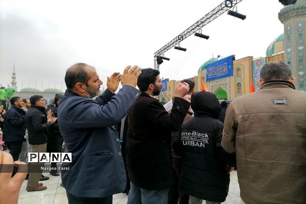 اجرای بارانی سرود سلام فرمانده