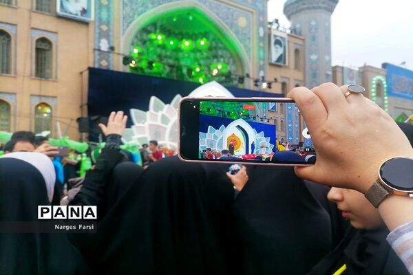 اجرای بارانی سرود سلام فرمانده