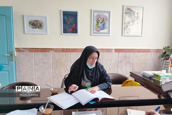 برگزاری کارگاه آموزشی اصول تدوین و مستند‌سازی تجارب برتر و داوری مستندات در هنرستان مبتکران رودهن