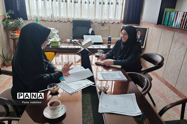 برگزاری کارگاه آموزشی اصول تدوین و مستند‌سازی تجارب برتر و داوری مستندات در هنرستان مبتکران رودهن