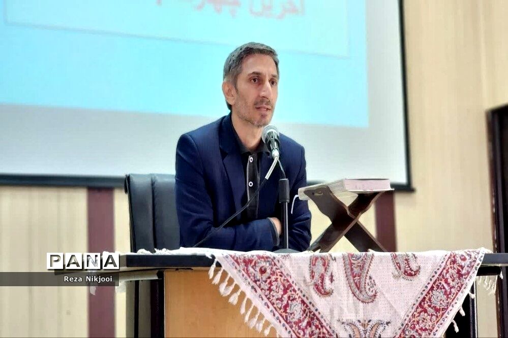 نشست توجیهی چهارشنبه سوری بی خطر ویژه سرایداران مدارس ناحیه یک بهارستان