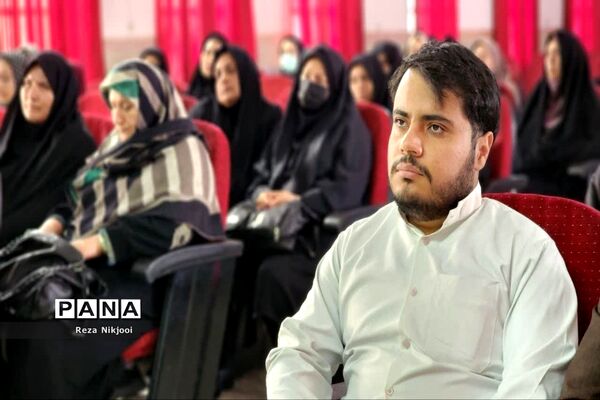 نشست توجیهی چهارشنبه سوری بی خطر ویژه سرایداران مدارس ناحیه یک بهارستان