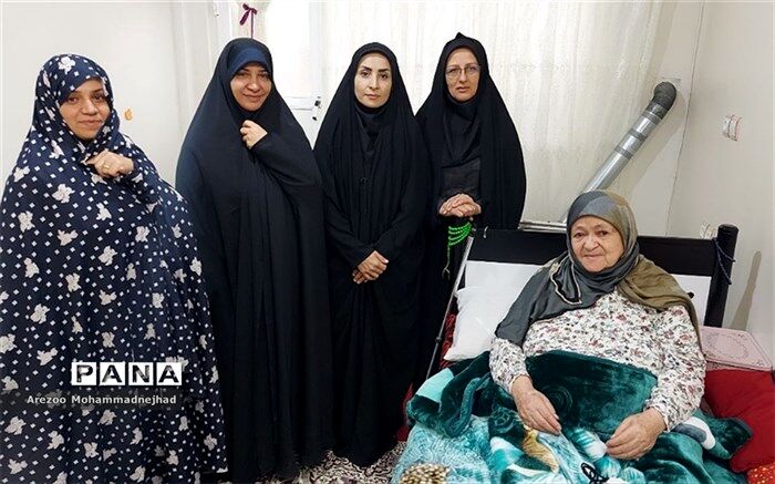 دیدار مسئولین با خانواده معظم شهدا به مناسبت روز شهدا