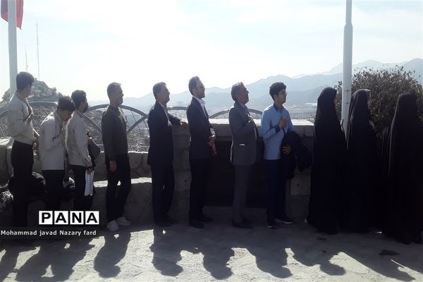 غبارروبی مزار شهدای گمنام در مشهد