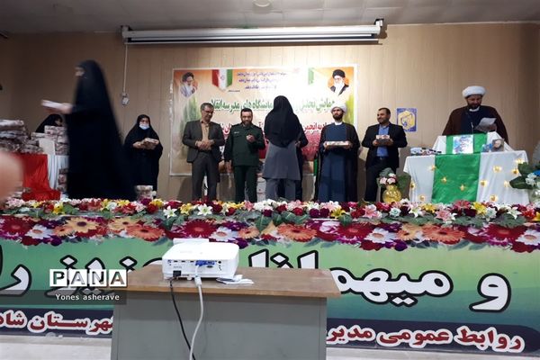تجلیل از عوامل اجرایی مدرسه انقلاب در شادگان