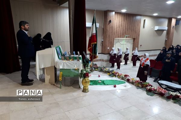 تجلیل از عوامل اجرایی مدرسه انقلاب در شادگان