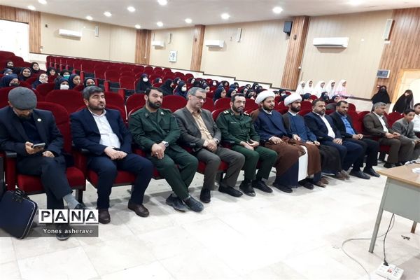 تجلیل از عوامل اجرایی مدرسه انقلاب در شادگان