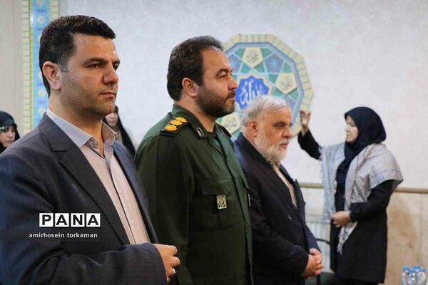 برگزاری مراسم بزرگداشت شهدا درمدرسه شهید قدوسی آموزش و پرورش ناحیه دو شهرری