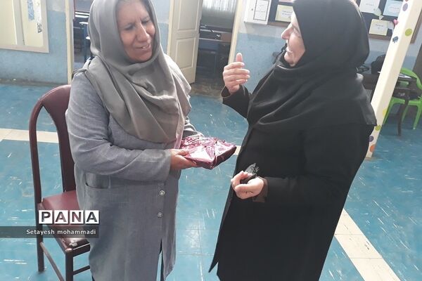 برگزاری کارگاه توجیهی چهارشنبه‌سوری ویژه آموزگاران در دبستان حضرت زهرا(س)‌۲ رودهن