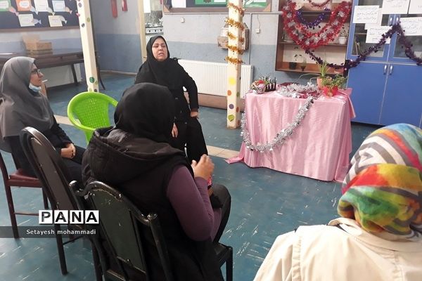 برگزاری کارگاه توجیهی چهارشنبه‌سوری ویژه آموزگاران در دبستان حضرت زهرا(س)‌۲ رودهن