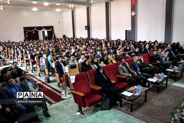 تجلیل از رتبه‌های برتر کنکور 1401 ارومیه