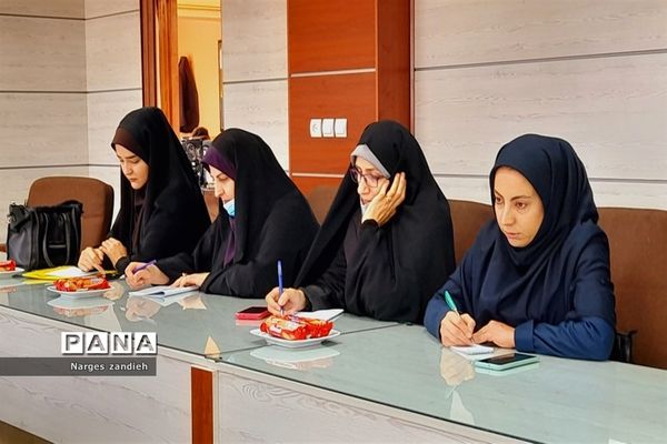 نشست صمیمی و تقدیر از  راهبران گروه‌های آموزشی آموزش و پرورش ملارد