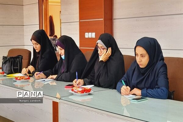 نشست صمیمی و تقدیر از  راهبران گروه‌های آموزشی آموزش و پرورش ملارد