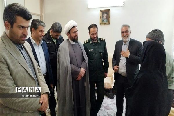 آیین غبارروبی و عطر افشانی مزار شهدا و طرح سلام بر شهید در شهرستان فیروزکوه