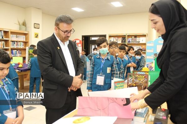 نمایشگاه جابربن حیان دبستان شهید کاوه شهرستان بوشهر