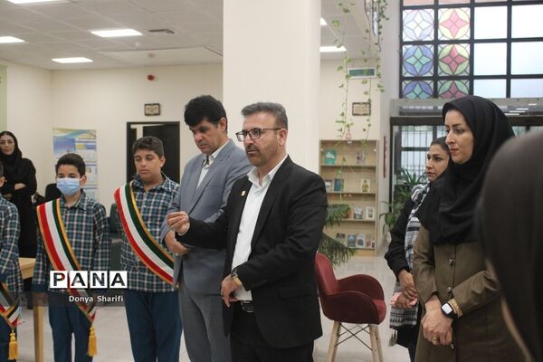 نمایشگاه جابربن حیان دبستان شهید کاوه شهرستان بوشهر