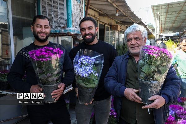 بازار بهاری گل و گیاه در آستانه نوروز