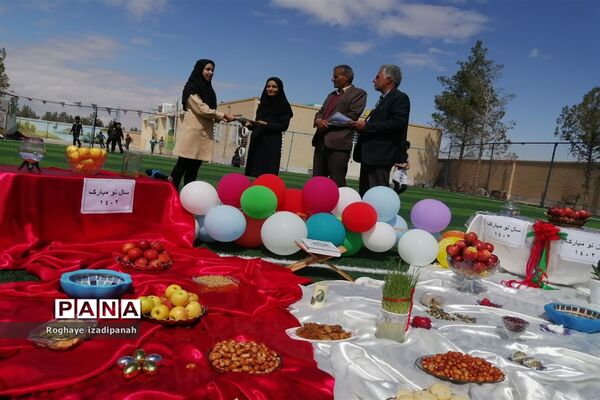 تقدیر از همکاران دبستان شهید منتظرقائم در آستانه سال نو
