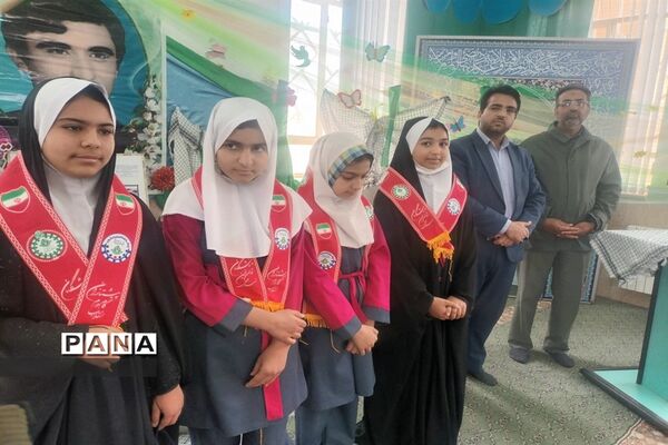 برگزاری مراسم بزرگداشت شهدا درمدارس ابرکوه