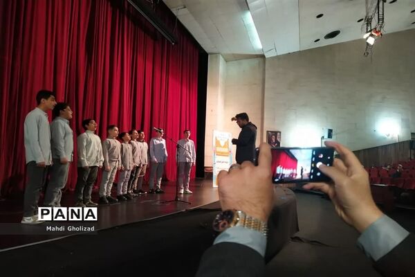برگزاری مسابقات مشاعره و سرود گروهی دانش‌آموزان منطقه 16