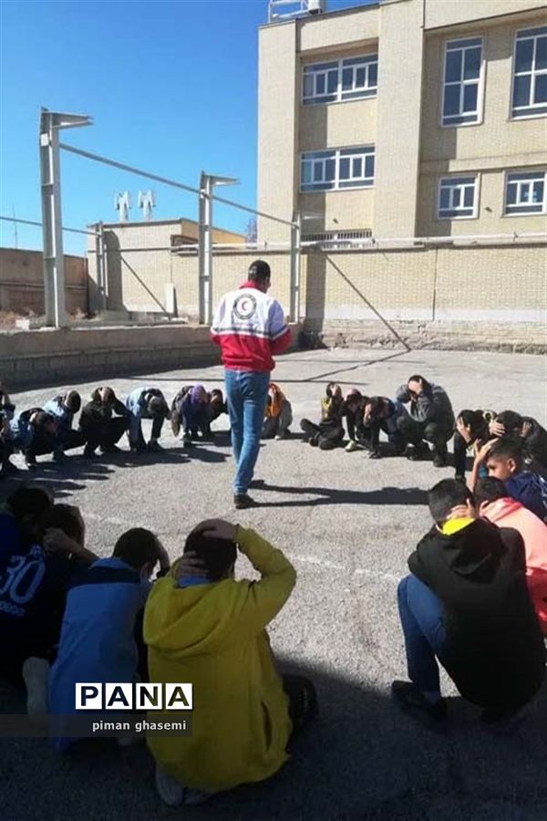 اجرای طرح همتا در مدارس ابتدایی آباده