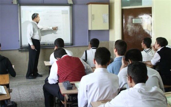 فعالیت‌های عملی و دست‌سازه، بهترین تکلیف نوروزی برای دانش‌آموزان دوره اول متوسطه است