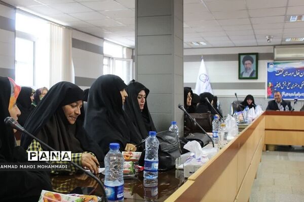 تجلیل از بانوان فعال و اثرگذار فشافویه