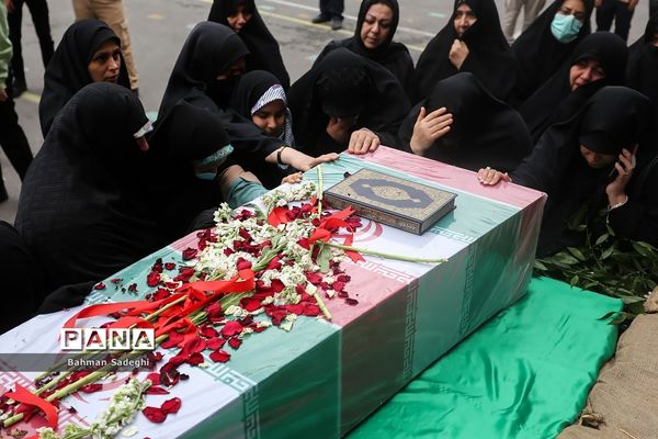 تشییع پیکر شهید گمنام دردبیرستان شاهد ارشاد