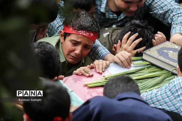 تشییع پیکر شهید گمنام دردبیرستان شاهد ارشاد
