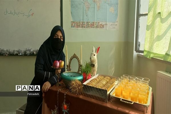 آخرین روز حضور در مدرسه با چیدن سفره هفت سین به اتمام رسید
