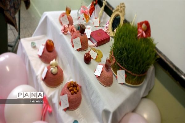 آخرین روز حضور در مدرسه با چیدن سفره هفت سین به اتمام رسید