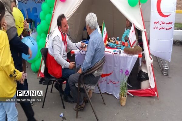 فعالیت سفیران ایمنی، سلامت و نشاط اجتماعی جوانان هلال احمر قرچک