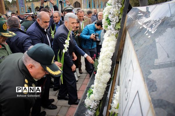 آیین غبارروبی مزار شهدا در ارومیه