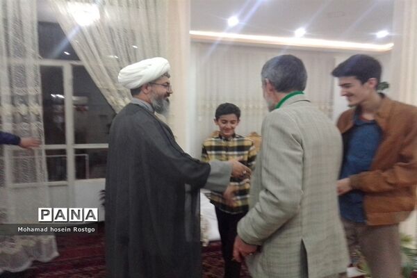 تقدیر از مربی کودک و نوجوان مسجد جامع کاشمر