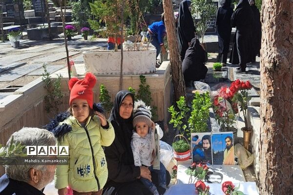 زیارت اهل قبور در پنجشنبه آخر سال در پاکدشت
