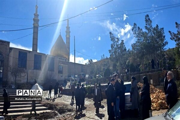 زیارت اهل قبور در پنجشنبه آخر سال در پاکدشت