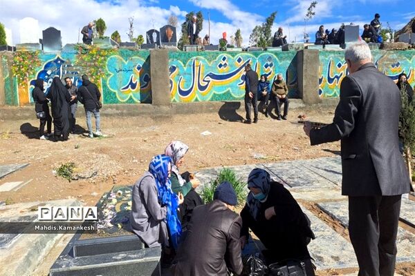 زیارت اهل قبور در پنجشنبه آخر سال در پاکدشت