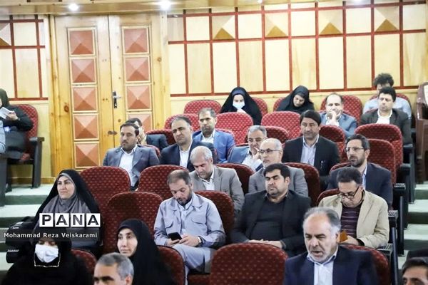 آخرین جلسه شورای اداری 1401 لرستان