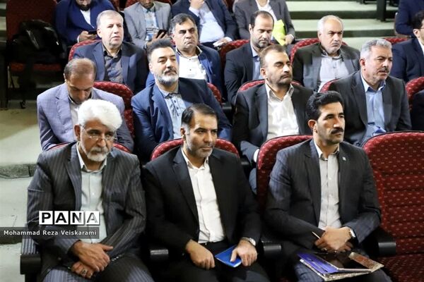 آخرین جلسه شورای اداری 1401 لرستان